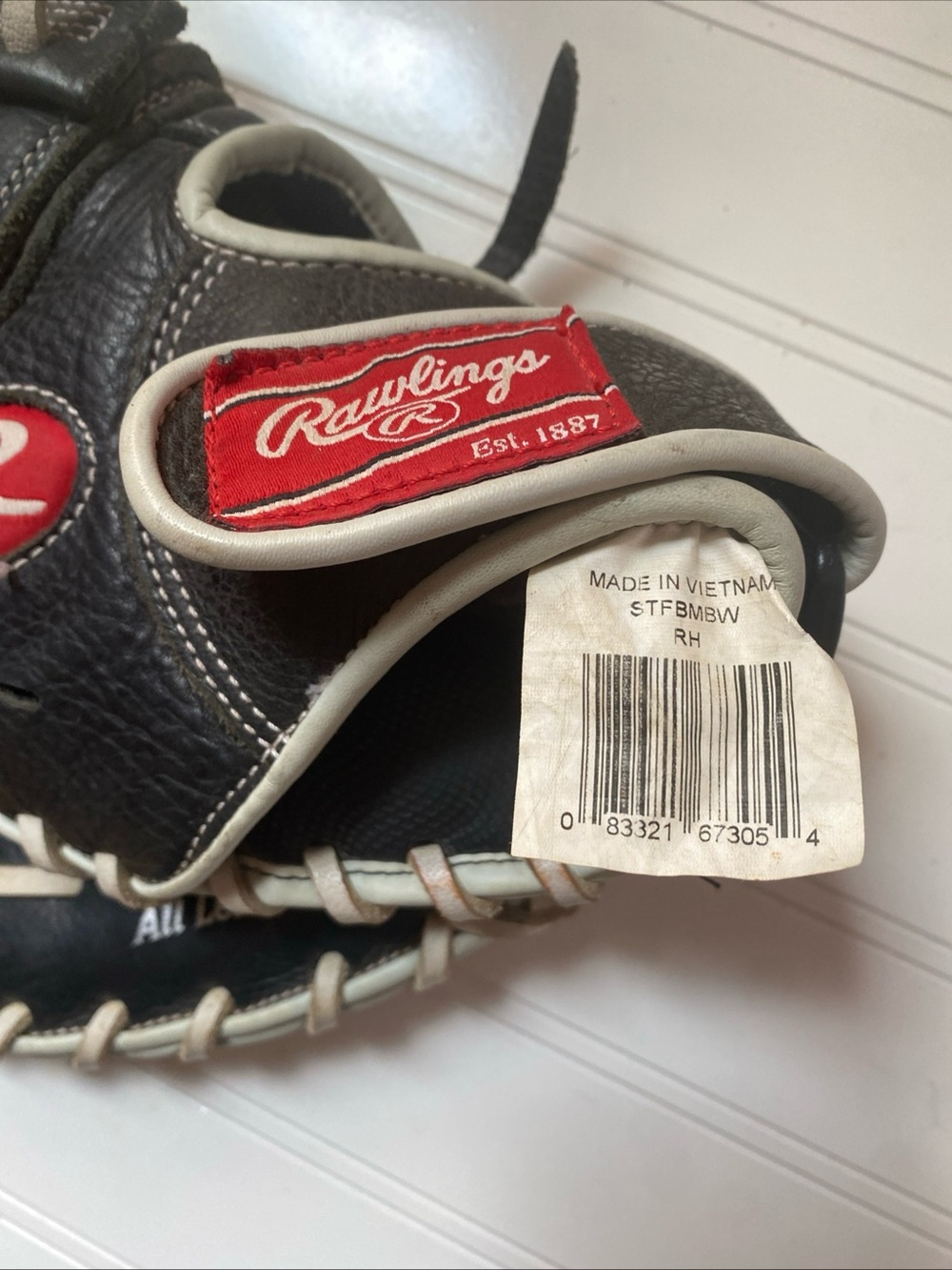 Rawlings Black and White Leather Baseball Glove - Picture 2 of 8